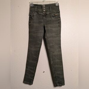 tiki Green Camouflage Skinny Jeans Size 5 Pre-owned